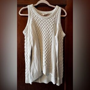 ⭐️Michael Kors White Sweater, size Small⭐️